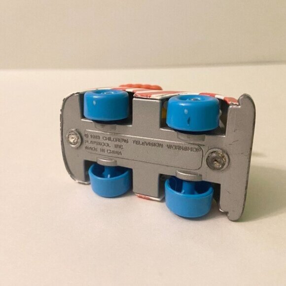 Vtg 1983 Sesame Street Diecast Grover Rocket  Big Bird Popcorn Truck PVC Figures - Picture 6 of 15